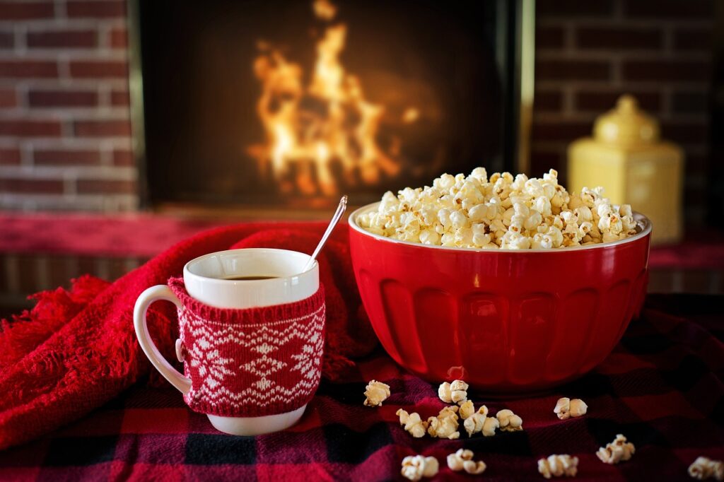 warm and cozy, popcorn, coffee-1975215.jpg